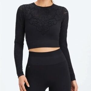 Fabletics Fitted Black Long Sleeve Crop Top